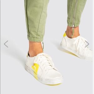 Dolce Vita Zaga Sneakers in Yellow - Never worn